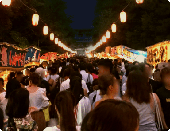 花火大会終了後、会場から出る人々